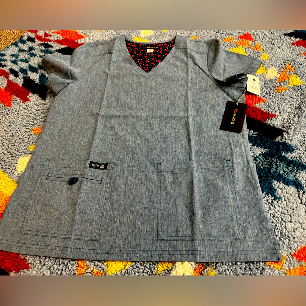 Koi Scrub Top NWT
